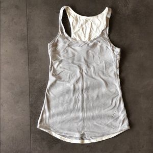 Lululemon gray & white tank 4